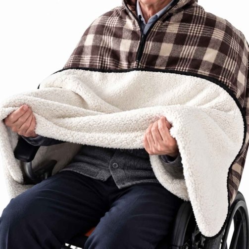 rollstuhl-cape-warm-kapuze-fleece-1