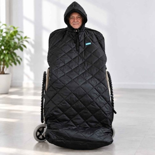 rollstuhlponcho-winter-warm-kapuze-1